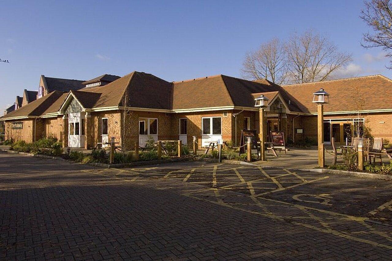 Premier Inn Guildford North - A3 Exterior foto