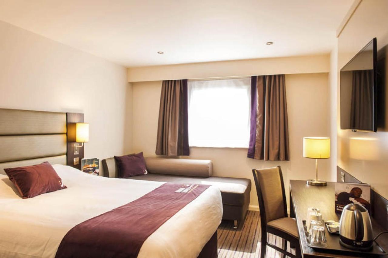 Premier Inn Guildford North - A3 Exterior foto