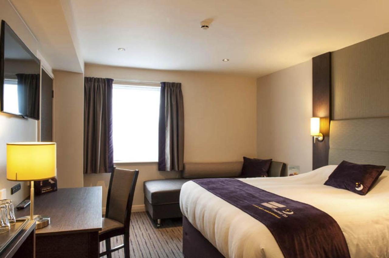 Premier Inn Guildford North - A3 Exterior foto