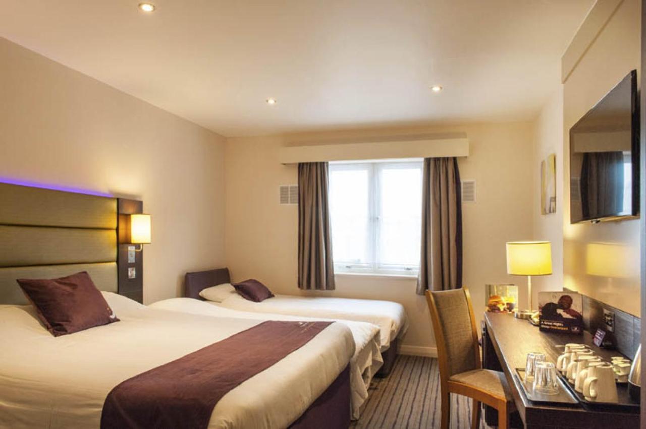 Premier Inn Guildford North - A3 Exterior foto