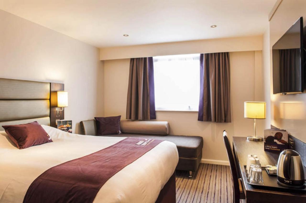 Premier Inn Guildford North - A3 Exterior foto
